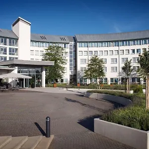 Ramada By Wyndham Hotell